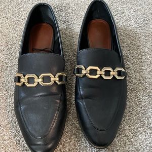 H&M black gold chain loafers